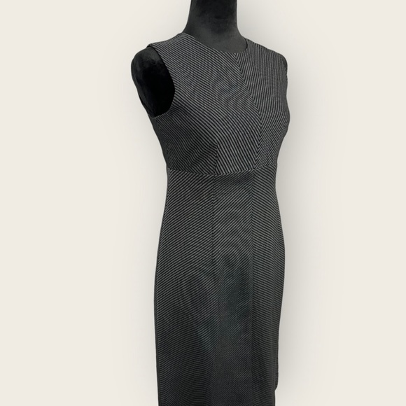 Ann Taylor Loft Black A Line Fluted Flounced Dress Size 0 Career Cocktail - Picture 6 of 7